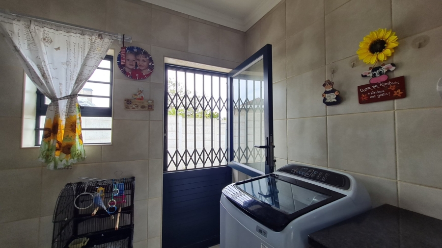 6 Bedroom Property for Sale in Dana Bay Western Cape